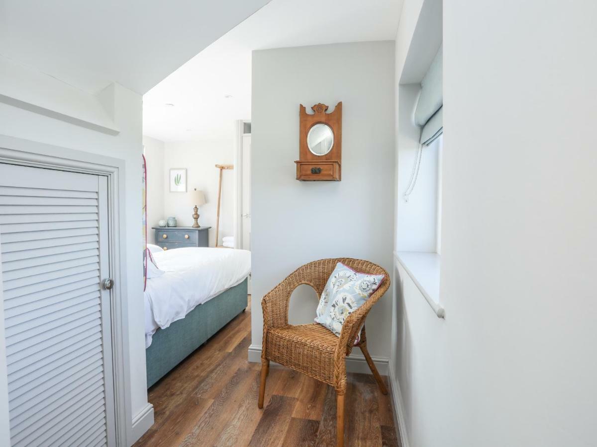 Southcott Apartment Трирддур Экстерьер фото
